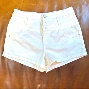 Refuge women’s white shorts